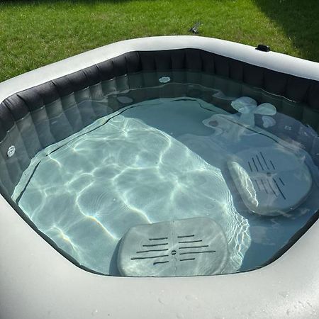 Appartamento Traumhafte Haushaelfte Mit Kamin, Garten & Whirlpool Berlino Esterno foto