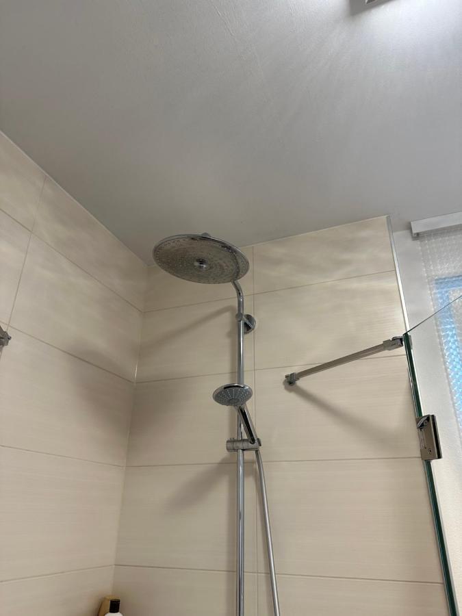 Appartamento Traumhafte Haushaelfte Mit Kamin, Garten & Whirlpool Berlino Esterno foto