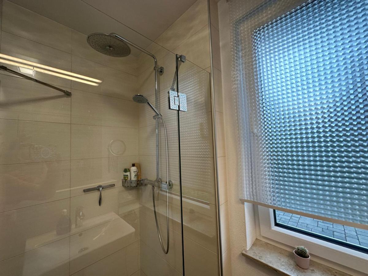 Appartamento Traumhafte Haushaelfte Mit Kamin, Garten & Whirlpool Berlino Esterno foto